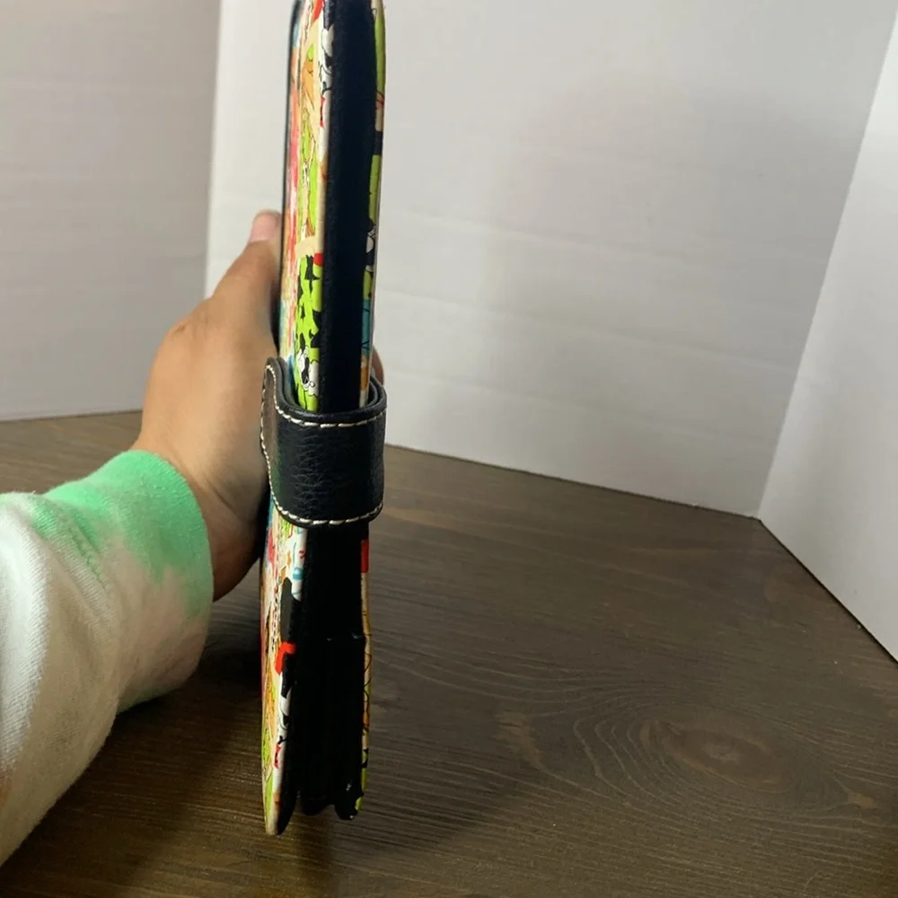 Disney park tablet holder
